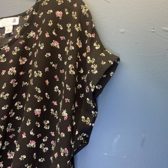 Floral print black blouse - Picture 5 of 11